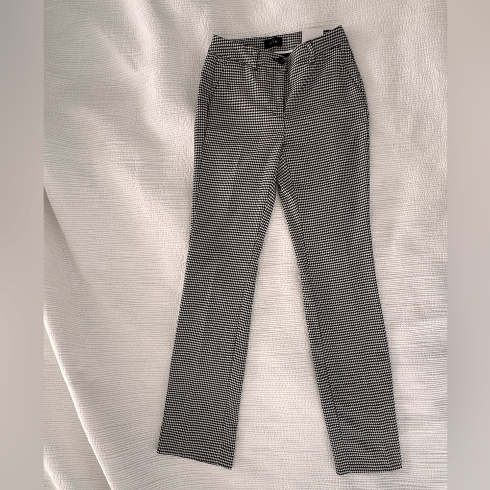 White House Black Market Black and White Houndstooth Straight-Leg Pants